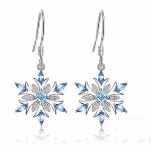 🎁Blue Crystal Snowflake Drop Earrings🎁